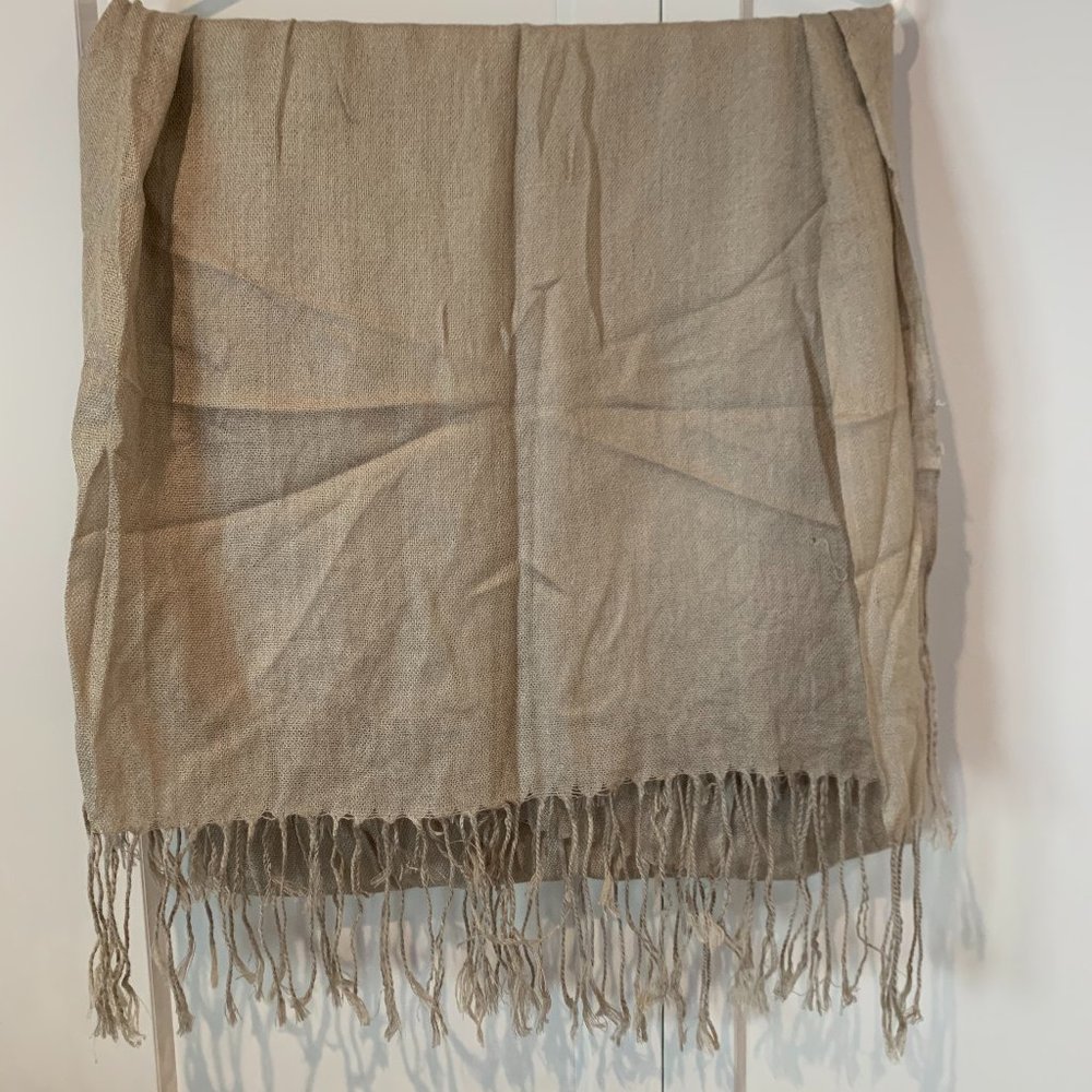 Gray shawl/scarf/wrap
